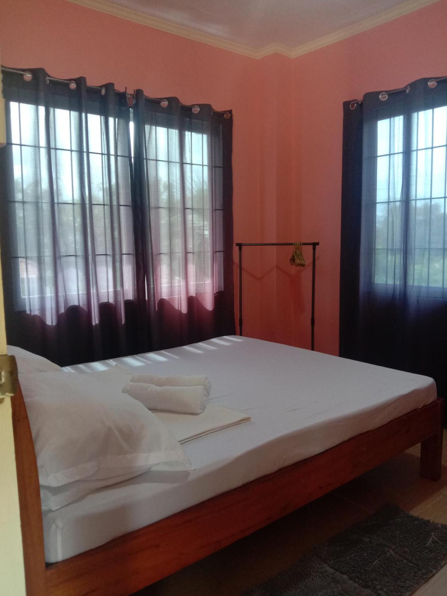 Friz Love Room Rental San Juan  Buitenkant foto